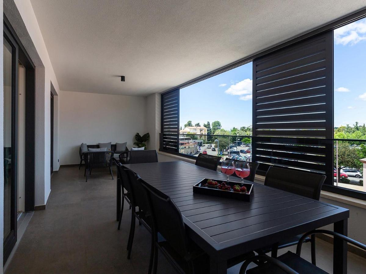 Residence Nar โปเรช ภายนอก รูปภาพ