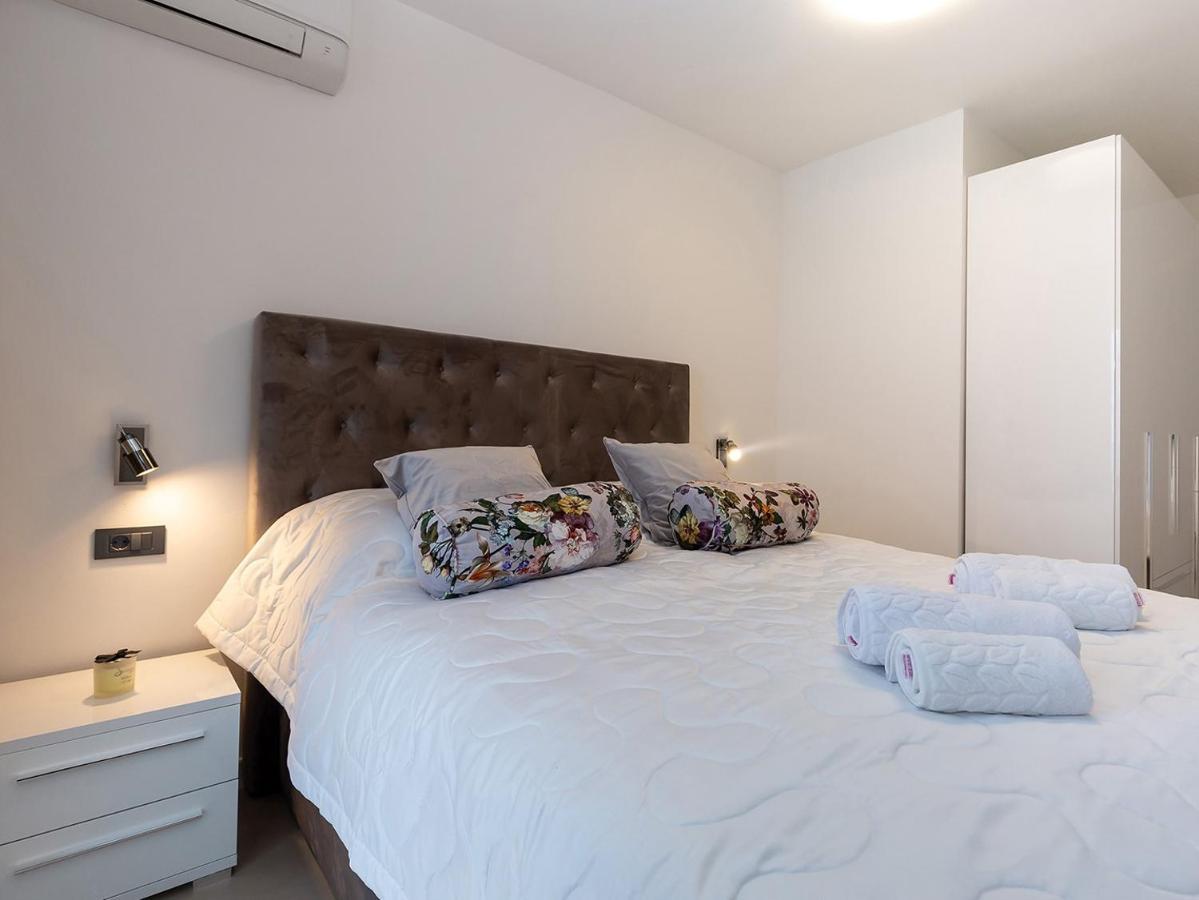 Residence Nar โปเรช ภายนอก รูปภาพ