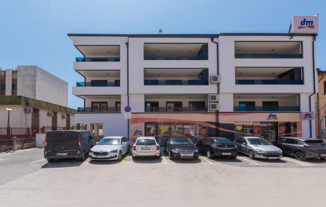 Residence Nar โปเรช ภายนอก รูปภาพ