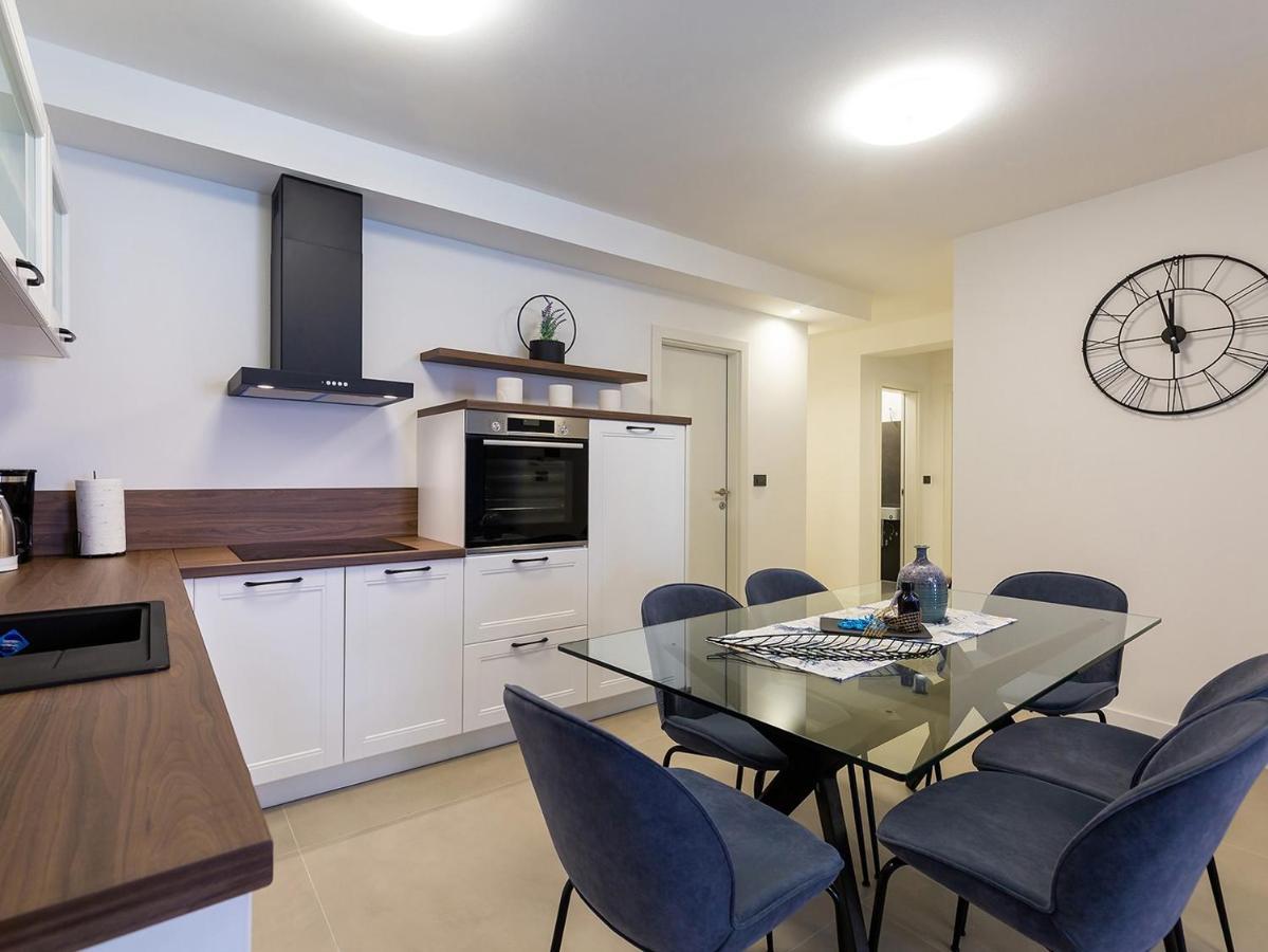 Residence Nar โปเรช ภายนอก รูปภาพ