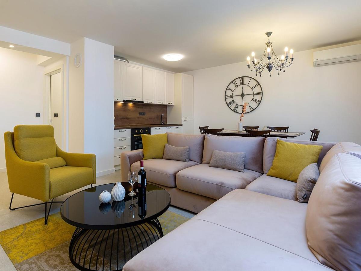 Residence Nar โปเรช ภายนอก รูปภาพ